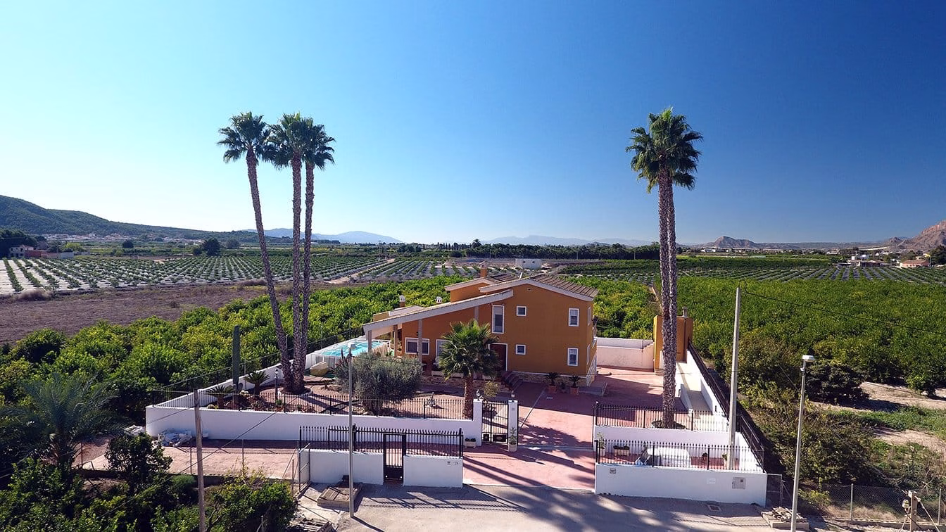 WW410670-5 Bedrooms Country Villa with above ground Pool, BBQ/Kitchen, Garage and 8500m2 of Lemon grove-Orihuela | White Villas in Spain 5 Bedrooms Country Villa with Pool Garage BBQ Kitchen Lemon Trees01