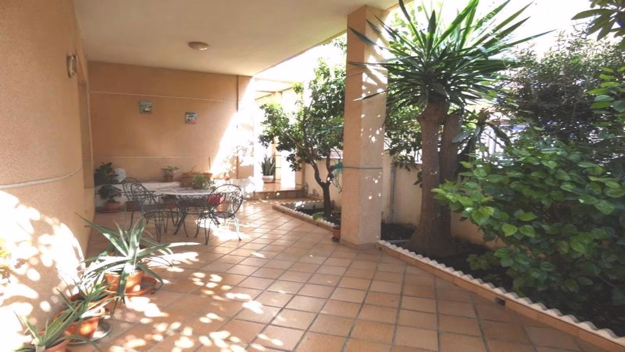WW410954_4 Bedrooms Corner Villa in Town Centre with Garage, BBQ & Solarium_ALMORADI | White Villas in Spain WhiteVillasInSpain03 12