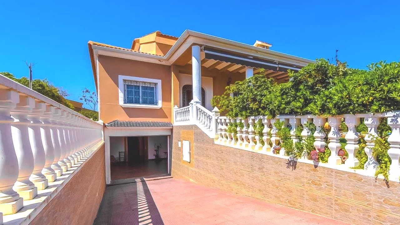 WP795_6 Bedrooms Detached Villa with Pool, BBQ, Garage, Under built, 50m to the Beach_LA MATA_TORREVIEJA | White Villas in Spain WhiteVillasInSpain02 15