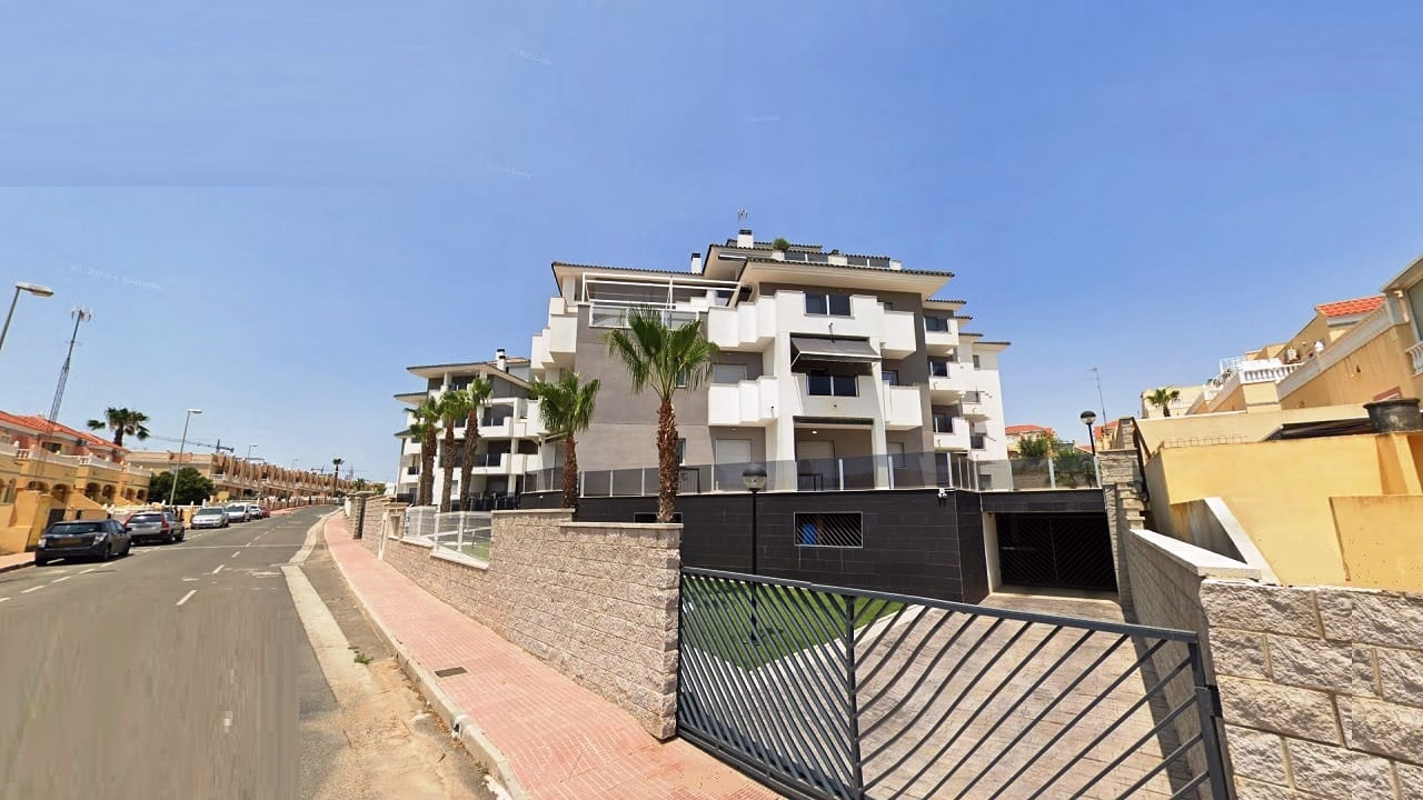 WV2460_2 Bedrooms, 1 Bathroom West Facing Apartment with comm. Pool, Parking & Playpark_Las Filipinas_VILLAMARTIN | White Villas in Spain WhiteVillasInSpain02