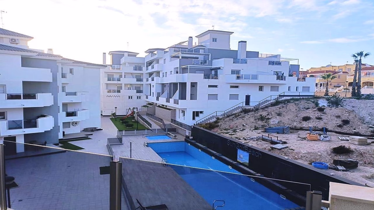 WV2460_2 Bedrooms, 1 Bathroom West Facing Apartment with comm. Pool, Parking & Playpark_Las Filipinas_VILLAMARTIN | White Villas in Spain WhiteVillasInSpain08
