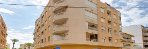 1 Bedroom Apartment on 4th Floor with Lift Access and Terrace, 200m to the Beach_TORREVIEJA