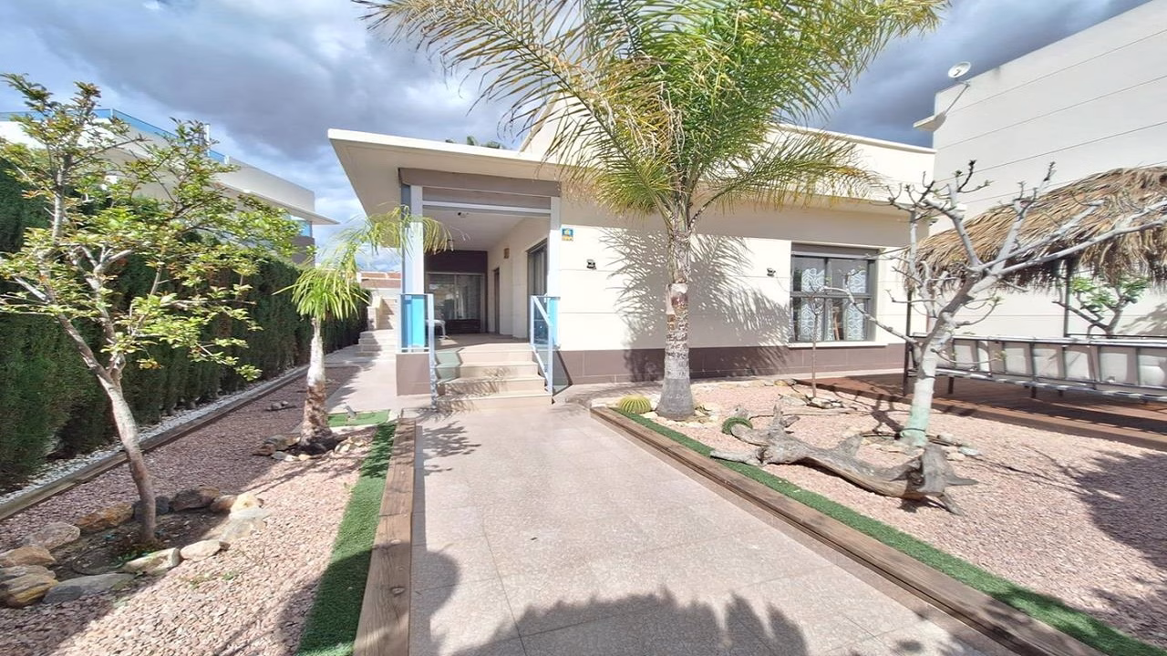 3 Bedrooms Modern Detached Villa with comm. Pool, Parking and Solarium_CIUDAD QUESADA_ROJALES