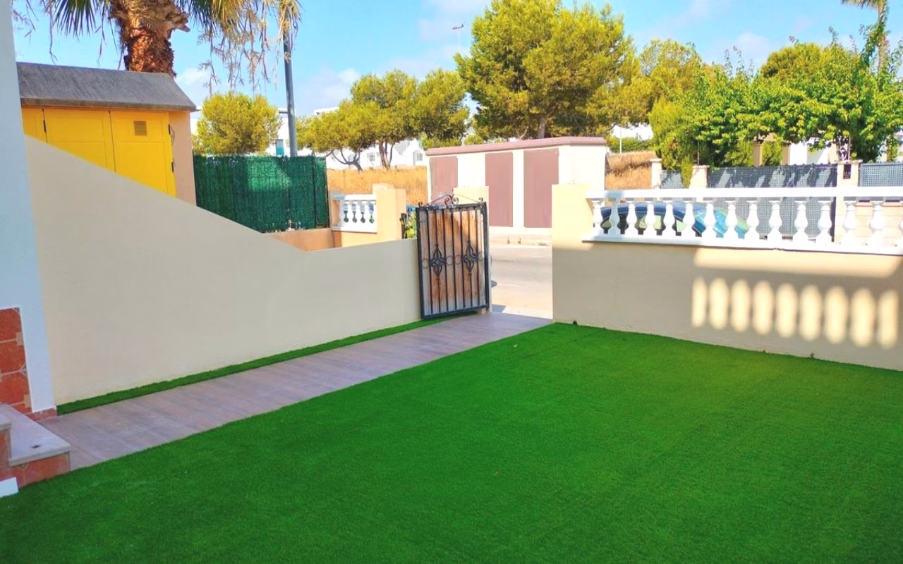 WV2510_2 Bedrooms Reformed Ground Floor Apartment with Front Terrace and 2 comm. Pools_LA ZENIA_ORIHUELA COSTA | White Villas in Spain WhiteVillasInSpain01 6