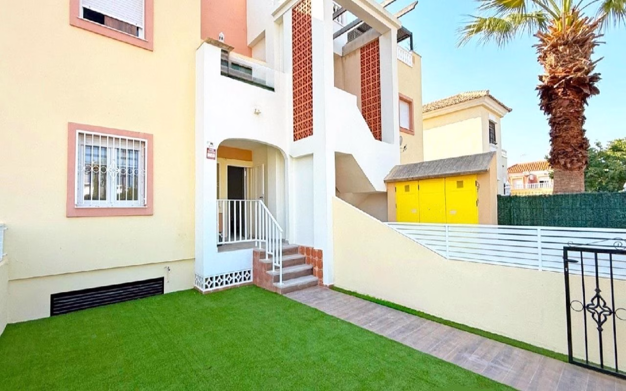 WV2510_2 Bedrooms Reformed Ground Floor Apartment with Front Terrace and 2 comm. Pools_LA ZENIA_ORIHUELA COSTA | White Villas in Spain WhiteVillasInSpain07 6