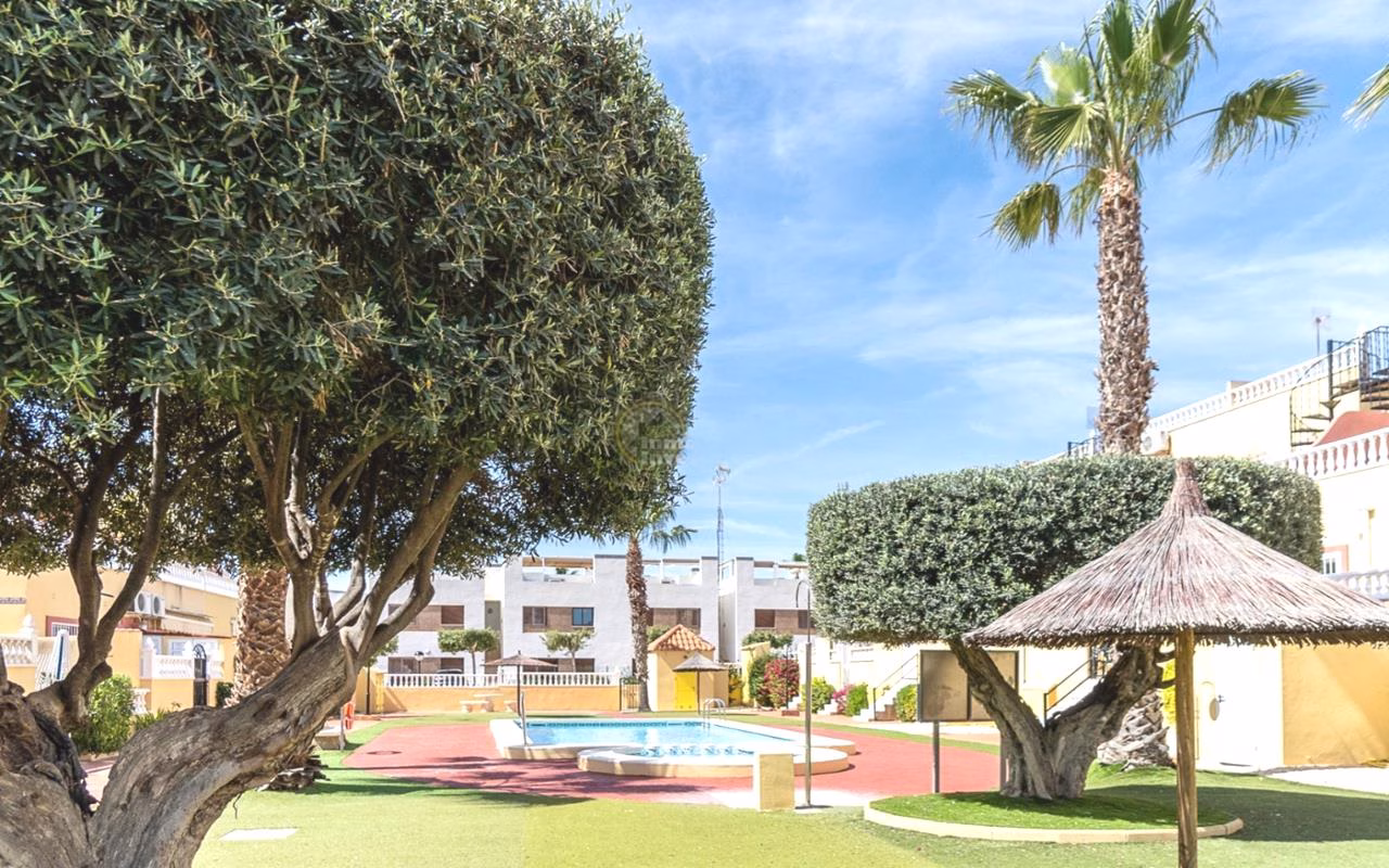 WV2510_2 Bedrooms Reformed Ground Floor Apartment with Front Terrace and 2 comm. Pools_LA ZENIA_ORIHUELA COSTA | White Villas in Spain WhiteVillasInSpain20 4