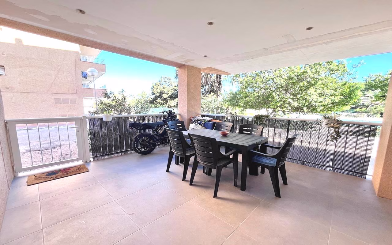 3 Bedrooms Renovated Ground Floor Apartment with Front Terrace, 300m to the Beach_LA MATA_TORREVIEJA