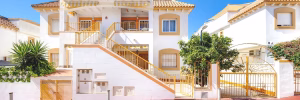 3 Bedrooms Top Floor Apartment with comm. Pool, Tennis, Storage and Solarium_TORREVIEJA