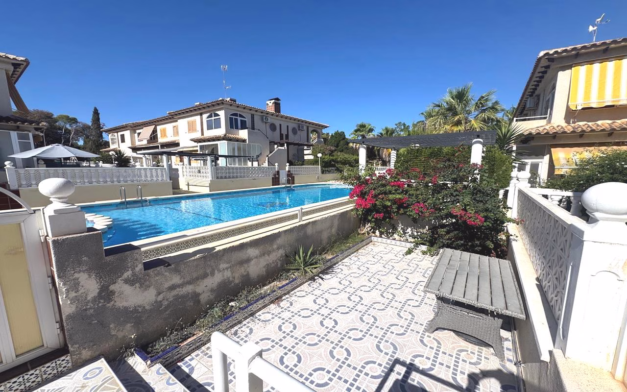 2 Bedrooms Top Floor Apartment with comm. Pool, Terrace and Basement_LOS ALTOS_TORREVIEJA