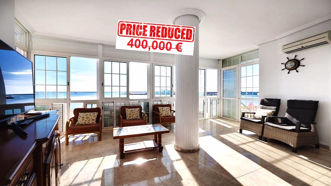 4 Bedrooms Ground Floor Beach Front Apartment with Terrace and 2 Parking spaces_TORREVIEJA