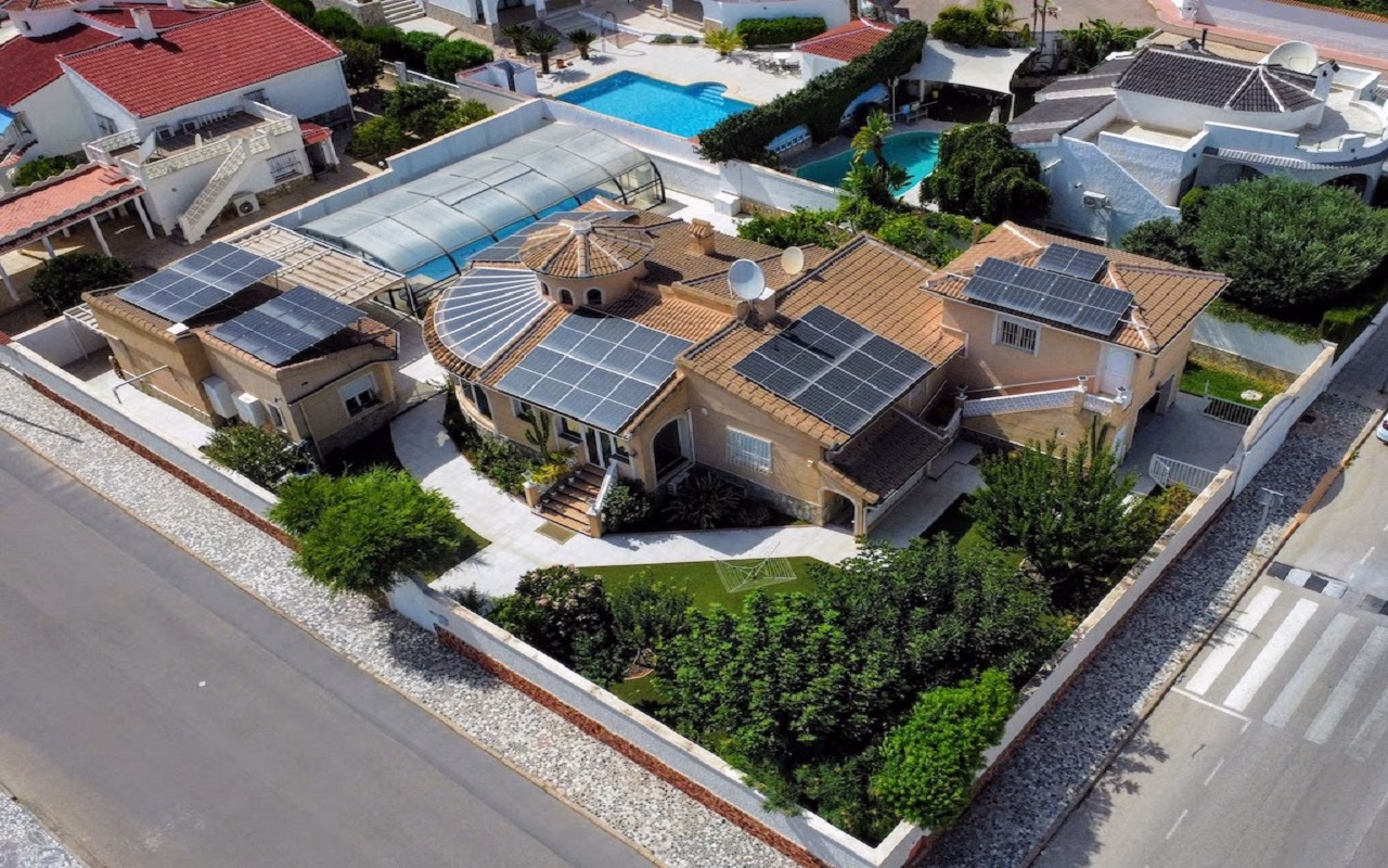 4 Bedrooms Detached Villa with Pool, Garage and Guest Apartment_CIUDAD QUESADA_ROJALES