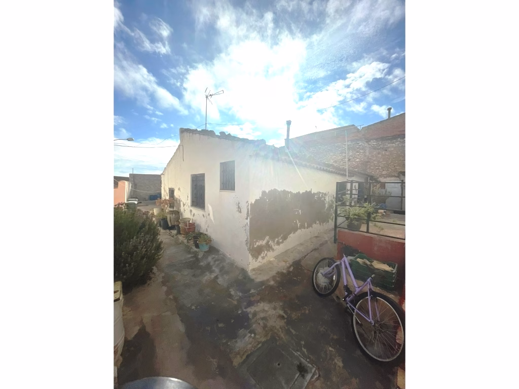 WMP6217_2 Bedrooms Village House with to reform Cave and extra 200m2 Plot_PINOSO | White Villas in Spain WhiteVillasInSpain01 31