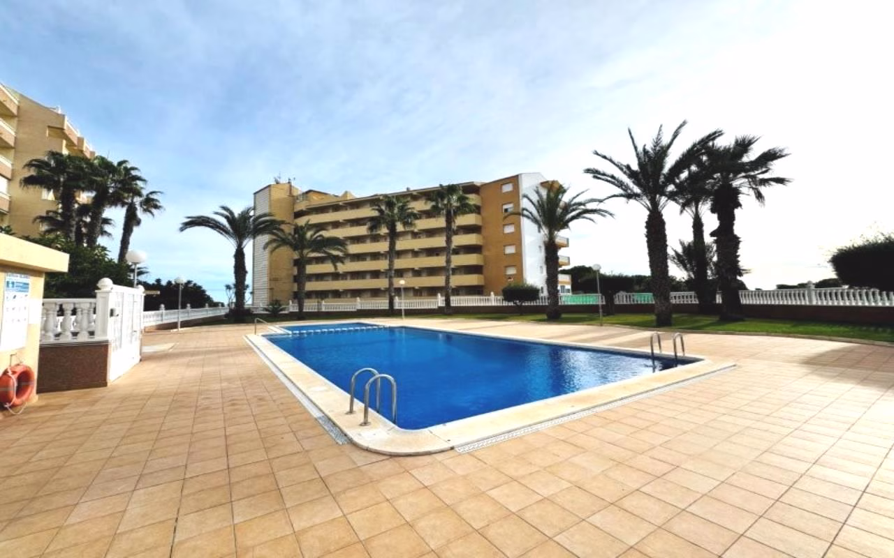 2 Bedrooms Renovated Ground Floor Apartment with Front Terrace and Parking space, 100m to the Beach_LA MATA_LOMAS DE PINOMAR