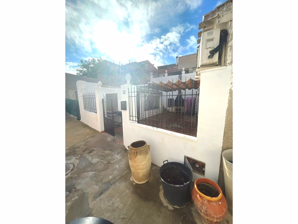 WMP6217_2 Bedrooms Village House with to reform Cave and extra 200m2 Plot_PINOSO | White Villas in Spain WhiteVillasInSpain02 32