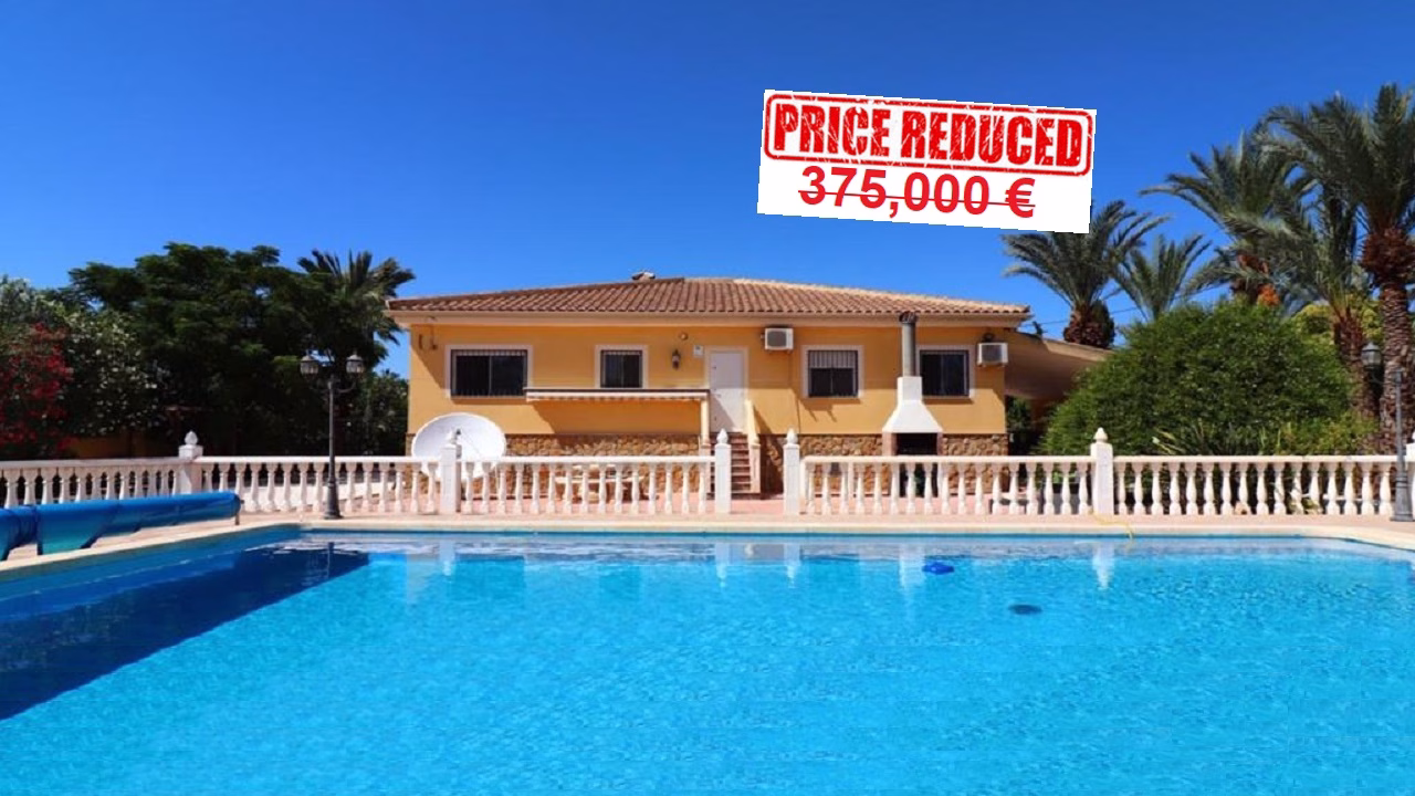3 Bedrooms Spacious Country Villa with Pool, BBQ and Carport_CATRAL