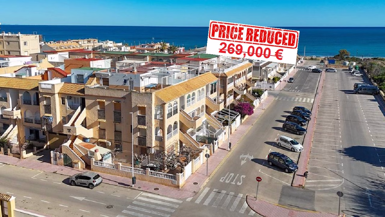 3 Bedrooms Ground Floor Apartment with Off-road Parking and BBQ/Kitchen, 50m to the Beach_LA MATA_TORREVIEJA