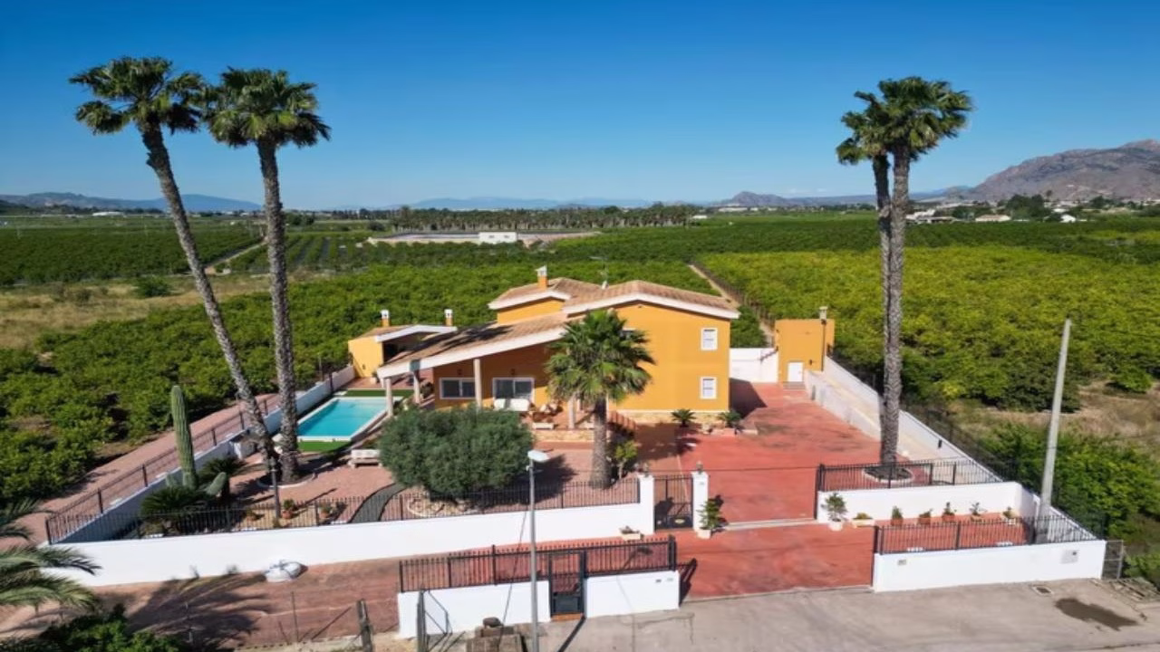 5 Bedrooms Country Villa with Pool, Garage, Games room, Gym and Outdoor BBQ/Kitchen_ORIHUELA