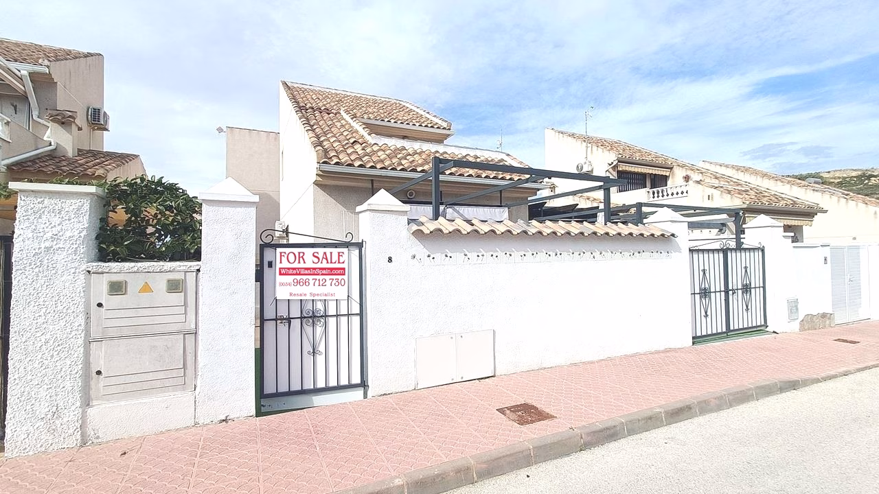 2 Bedrooms Modernized Detached Villa with comm. Pool and Off-Road Parking_BENIMAR_ROJALES