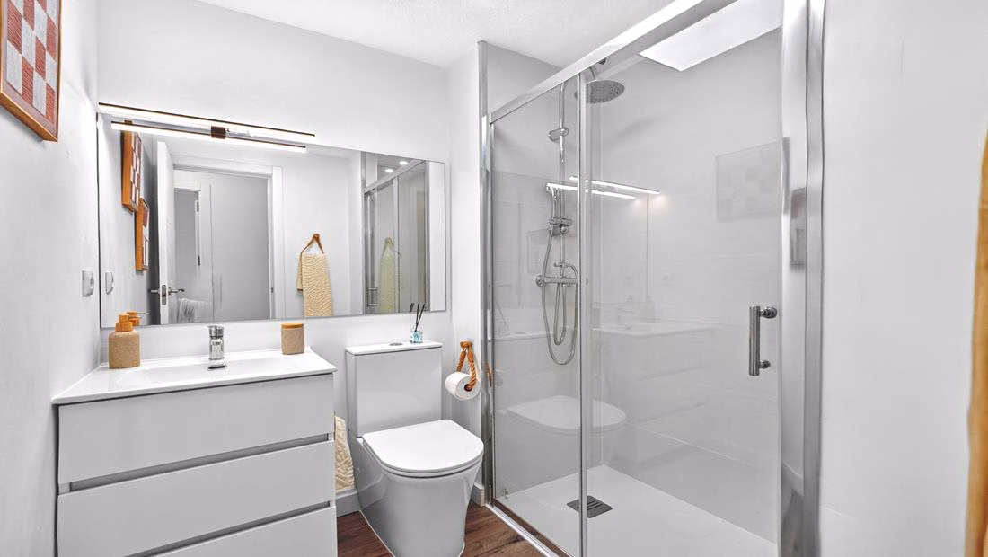 Ref: WV2571 — VILLAMARTIN – 2 Bedrooms Modern reformed Ground Floor Apartment with Storage, Front and Rear Terrace. | White Villas in Spain WhiteVillasInSpain27 26