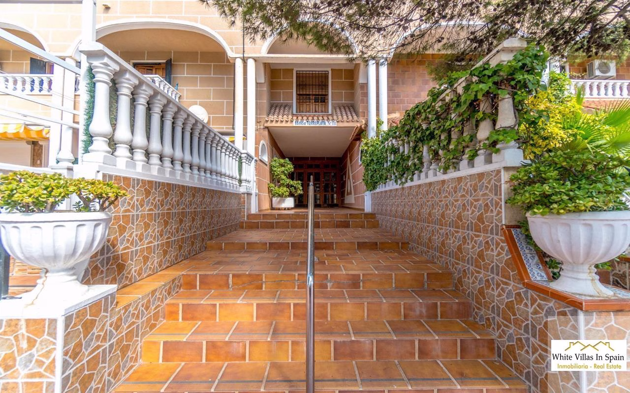 WV2593_2 Bedrooms Apartment on 2nd Floor with comm. Pool, Terrace and Lift Access_ Punta Prima_Torrevieja | White Villas in Spain WhiteVillasInSpain02 21