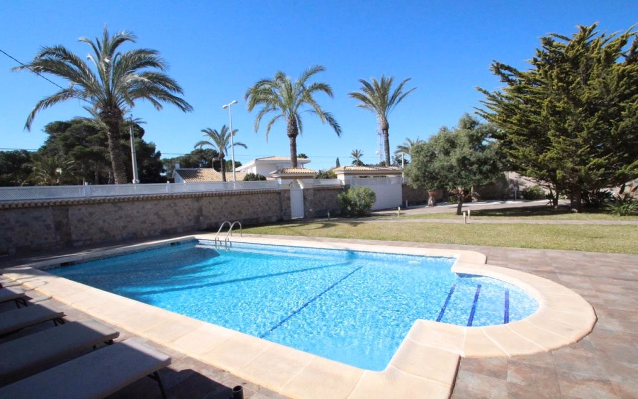 WIH2401_5 Bedrooms Detached Villa with Pool and 2 separate Guest Apartments, 200m to the Beach_CABO ROIG_ORIHUELA COSTA | White Villas in Spain WhiteVillasInSpain02 25