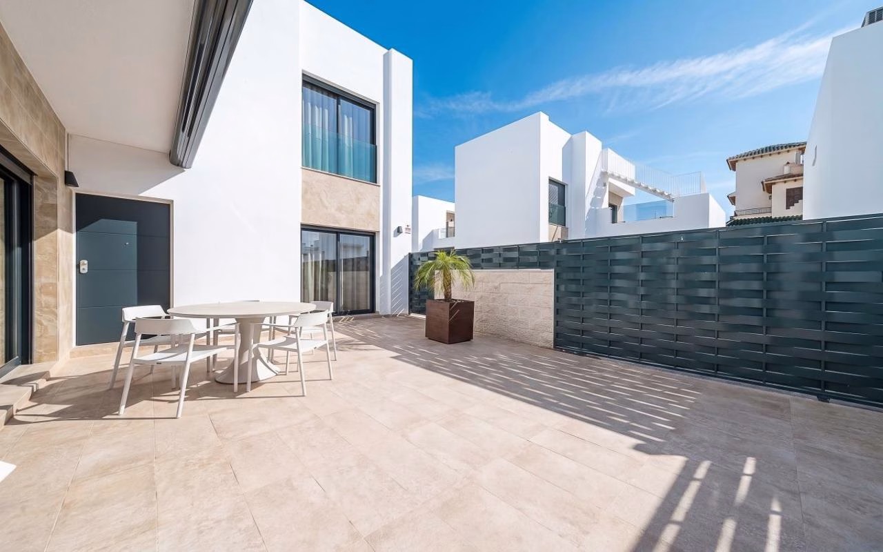 WV2592_3 Bedrooms Modern Detached Villa with Pool, Solarium and Parking_LO MARABU_CIUDAD QUESADA_ROJALES | White Villas in Spain WhiteVillasInSpain03 17