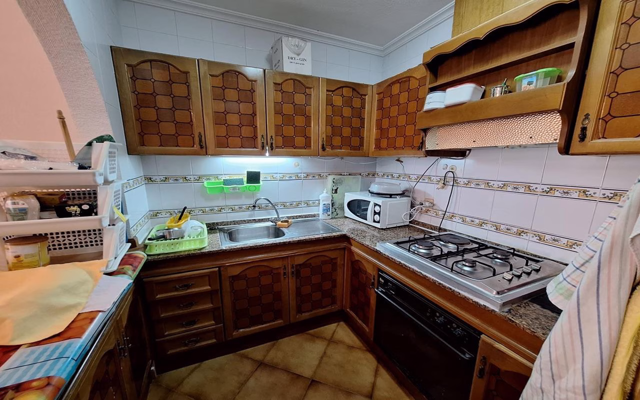 WV2595_2 Bedrooms Apartment on 2nd Floor with Lift Access and Terrace, 150m to the Beach_TORREVIEJA | White Villas in Spain WhiteVillasInSpain04 25