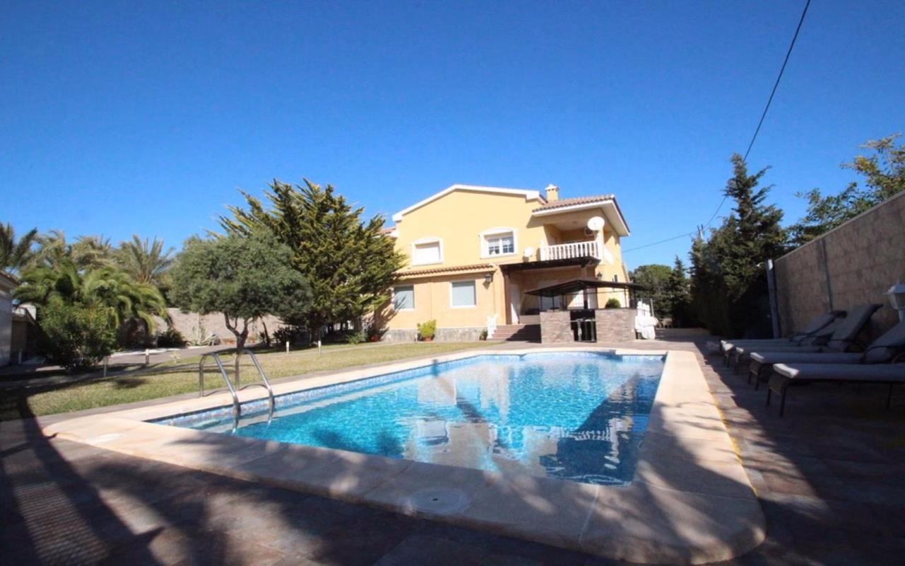 WIH2401_5 Bedrooms Detached Villa with Pool and 2 separate Guest Apartments, 200m to the Beach_CABO ROIG_ORIHUELA COSTA | White Villas in Spain WhiteVillasInSpain05 23