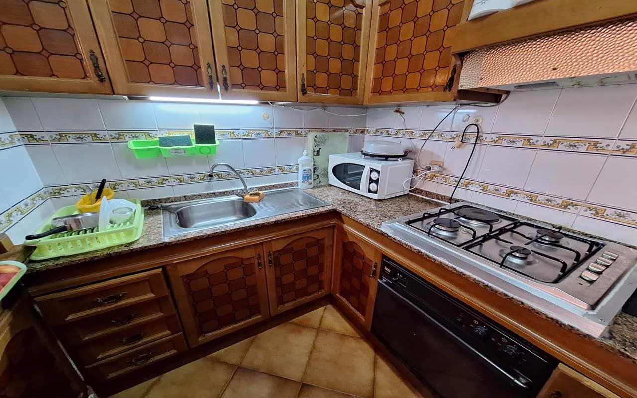 WV2595_2 Bedrooms Apartment on 2nd Floor with Lift Access and Terrace, 150m to the Beach_TORREVIEJA | White Villas in Spain WhiteVillasInSpain05 25