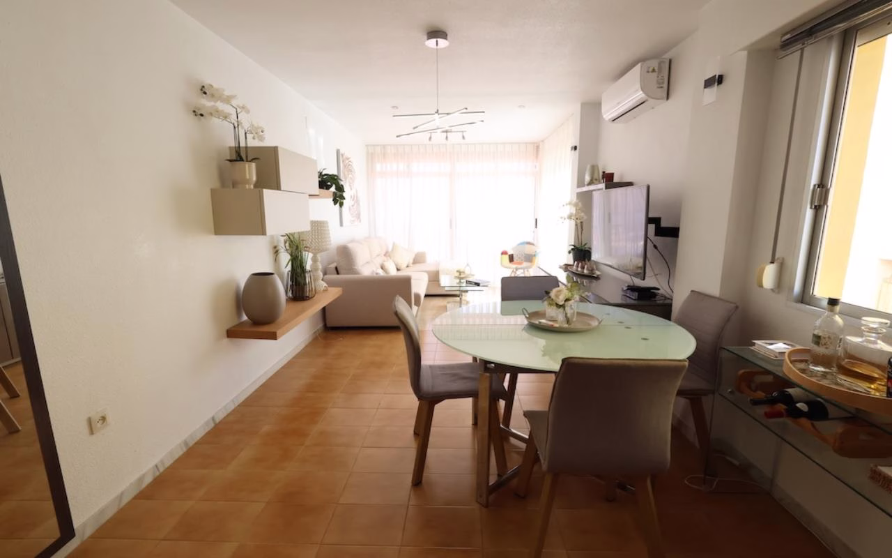 WIH3001_1 Bedroom Apartment on 1st Floor with Lift Access and Terrace, 250m to the Beach_MAR AZUL_TORREVIEJA | White Villas in Spain WhiteVillasInSpain05 33