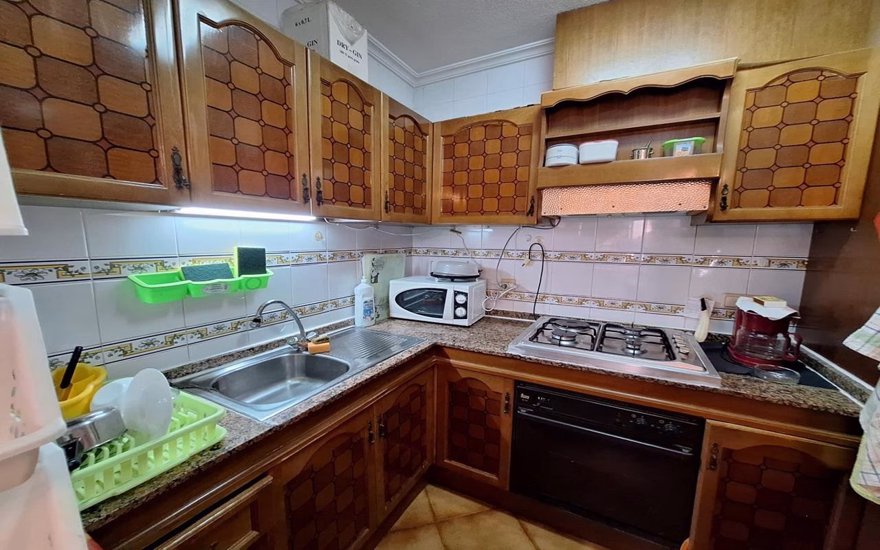 WV2595_2 Bedrooms Apartment on 2nd Floor with Lift Access and Terrace, 150m to the Beach_TORREVIEJA | White Villas in Spain WhiteVillasInSpain06 25