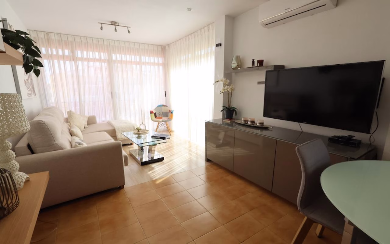 WIH3001_1 Bedroom Apartment on 1st Floor with Lift Access and Terrace, 250m to the Beach_MAR AZUL_TORREVIEJA | White Villas in Spain WhiteVillasInSpain06 33