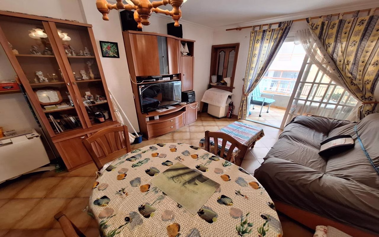 WV2595_2 Bedrooms Apartment on 2nd Floor with Lift Access and Terrace, 150m to the Beach_TORREVIEJA | White Villas in Spain WhiteVillasInSpain07 25