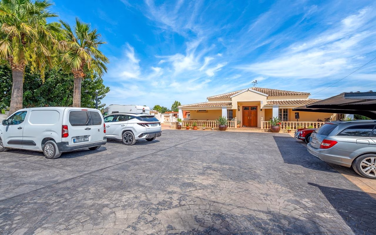 WP849_6 Bedrooms Equestrian Property with Pool, Outside BBQ/Kitchen, Guest House and 3 Box Stable Block_HEREDADES_ROJALES_ALMORADI | White Villas in Spain WhiteVillasInSpain08 17