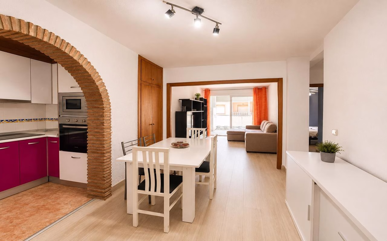 Ref: WTi2120 — TORREVIEJA – 2 Bedrooms Apartment on 3rd Floor with comm. Pool, Terrace and Parking, 170m to the Beach. | White Villas in Spain WhiteVillasInSpain08 21