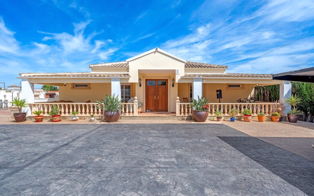 WP849_6 Bedrooms Equestrian Property with Pool, Outside BBQ/Kitchen, Guest House and 3 Box Stable Block_HEREDADES_ROJALES_ALMORADI | White Villas in Spain WhiteVillasInSpain09 17
