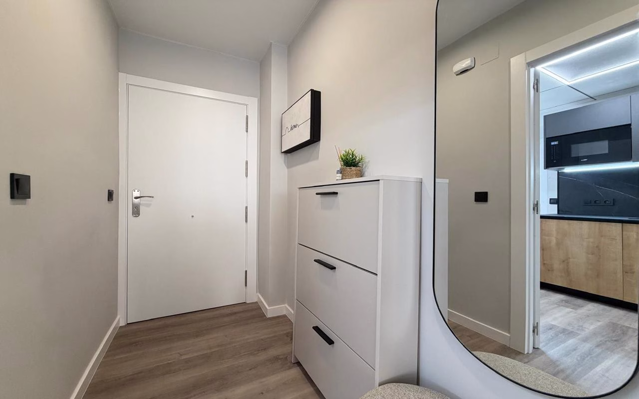 WV2590_2 Bedrooms Completely renovated Apartment on the 1st Floor with Lift and Terrace, 400m to the Beach_TORREVIEJA | White Villas in Spain WhiteVillasInSpain10 6