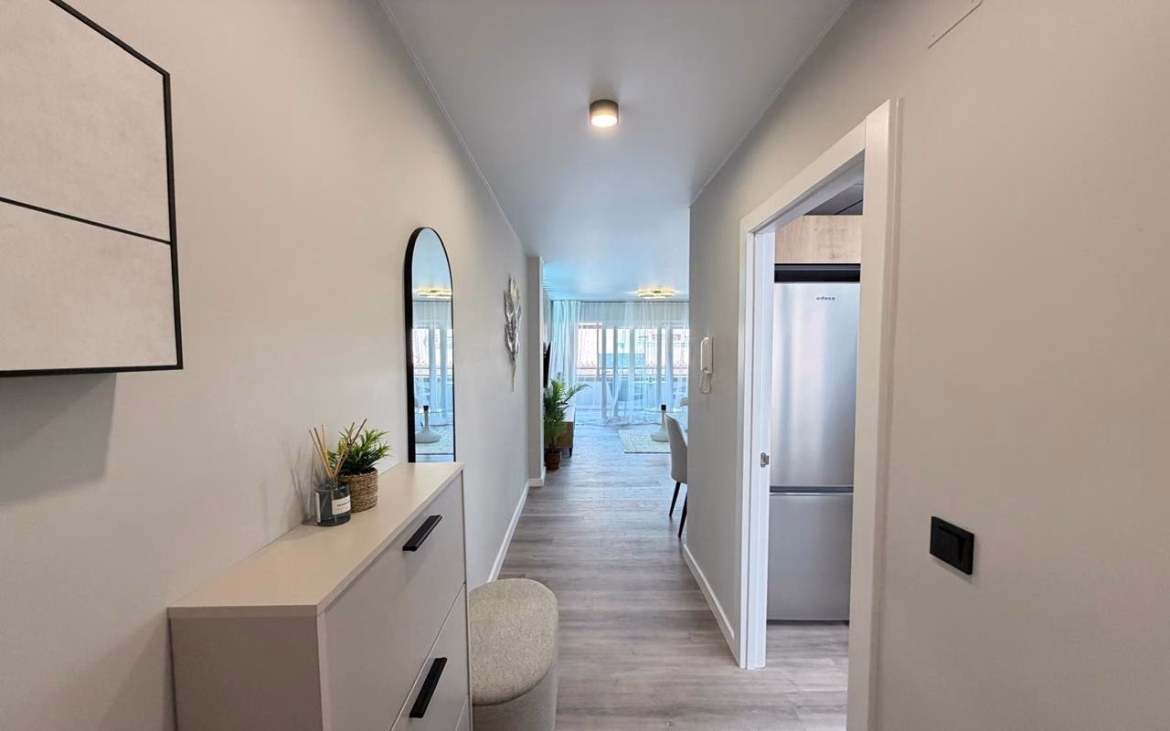 WV2590_2 Bedrooms Completely renovated Apartment on the 1st Floor with Lift and Terrace, 400m to the Beach_TORREVIEJA | White Villas in Spain WhiteVillasInSpain11 6