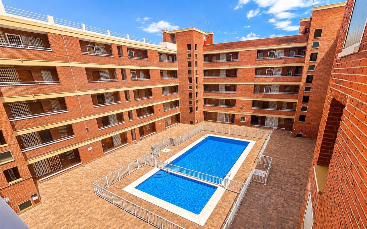 Ref: WTi2120 — TORREVIEJA – 2 Bedrooms Apartment on 3rd Floor with comm. Pool, Terrace and Parking, 170m to the Beach. | White Villas in Spain WhiteVillasInSpain13 21