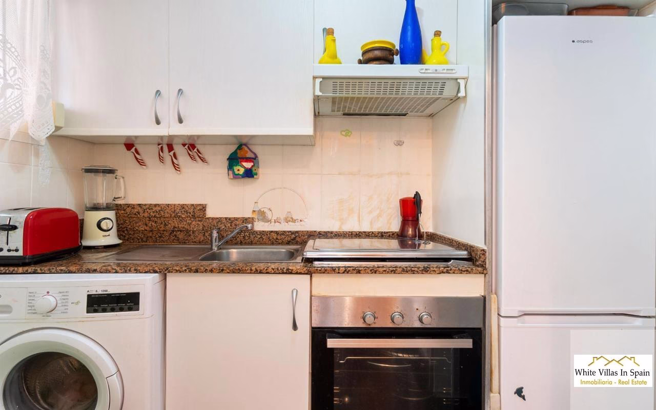 WV2593_2 Bedrooms Apartment on 2nd Floor with comm. Pool, Terrace and Lift Access_ Punta Prima_Torrevieja | White Villas in Spain WhiteVillasInSpain14 20