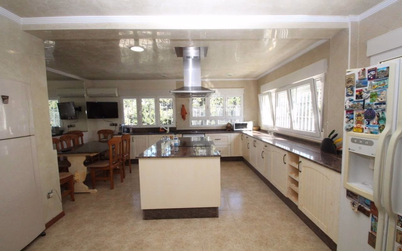 WIH2401_5 Bedrooms Detached Villa with Pool and 2 separate Guest Apartments, 200m to the Beach_CABO ROIG_ORIHUELA COSTA | White Villas in Spain WhiteVillasInSpain16 21