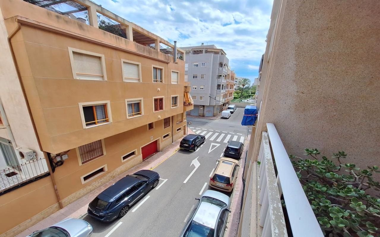WV2595_2 Bedrooms Apartment on 2nd Floor with Lift Access and Terrace, 150m to the Beach_TORREVIEJA | White Villas in Spain WhiteVillasInSpain16 23