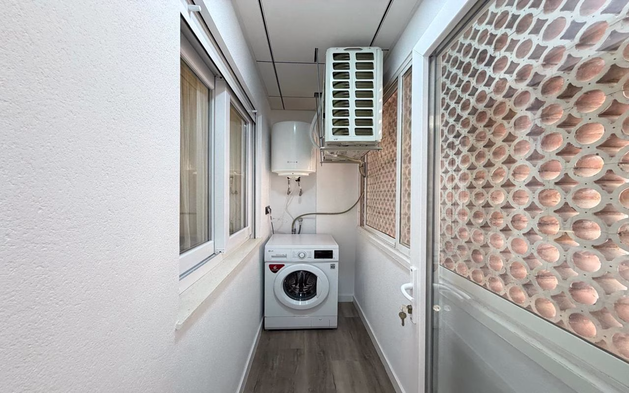 WV2590_2 Bedrooms Completely renovated Apartment on the 1st Floor with Lift and Terrace, 400m to the Beach_TORREVIEJA | White Villas in Spain WhiteVillasInSpain16 6