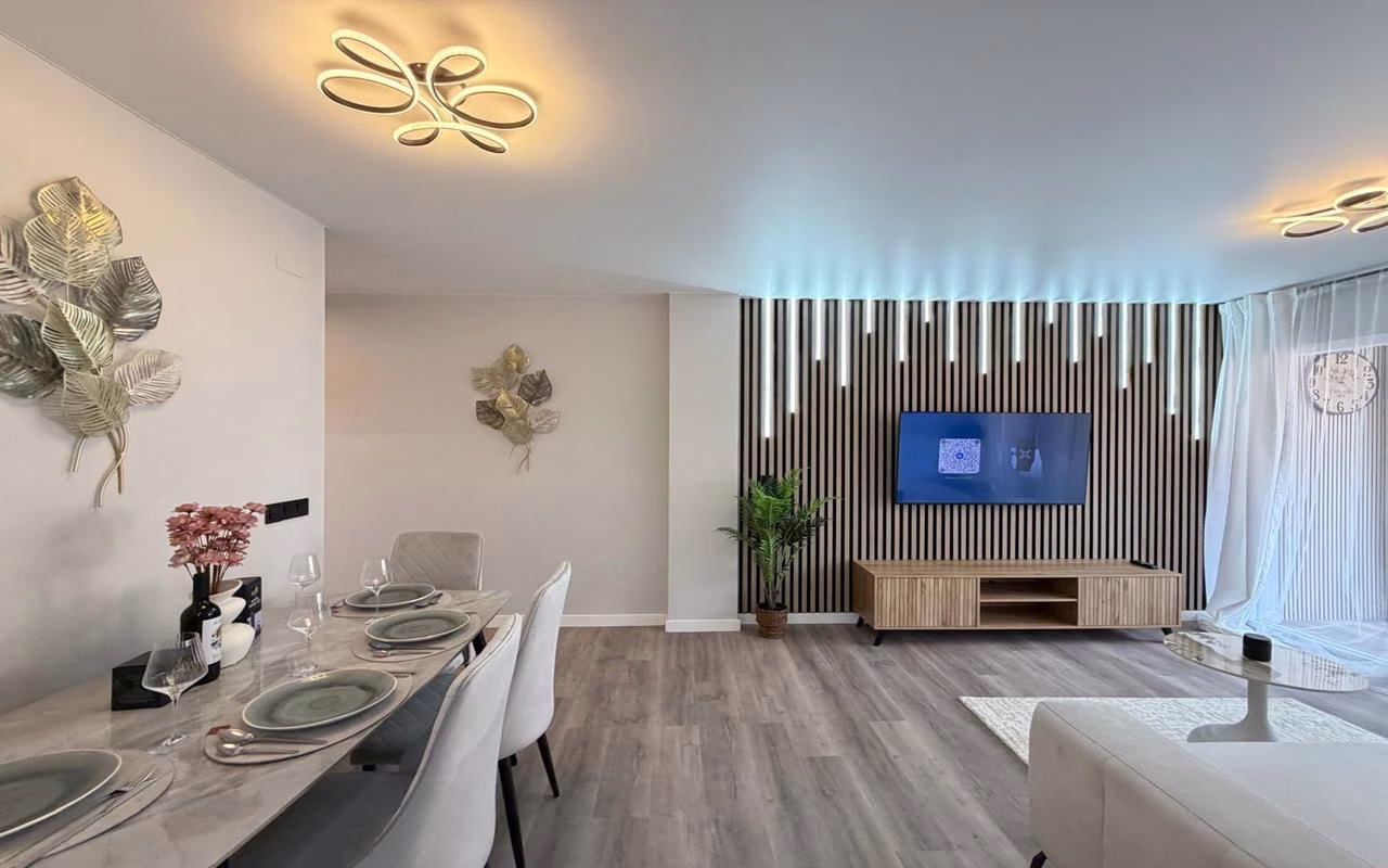 WV2590_2 Bedrooms Completely renovated Apartment on the 1st Floor with Lift and Terrace, 400m to the Beach_TORREVIEJA | White Villas in Spain WhiteVillasInSpain18 6