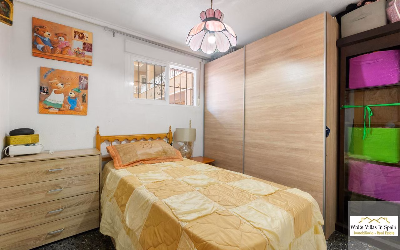 WV2593_2 Bedrooms Apartment on 2nd Floor with comm. Pool, Terrace and Lift Access_ Punta Prima_Torrevieja | White Villas in Spain WhiteVillasInSpain19 16