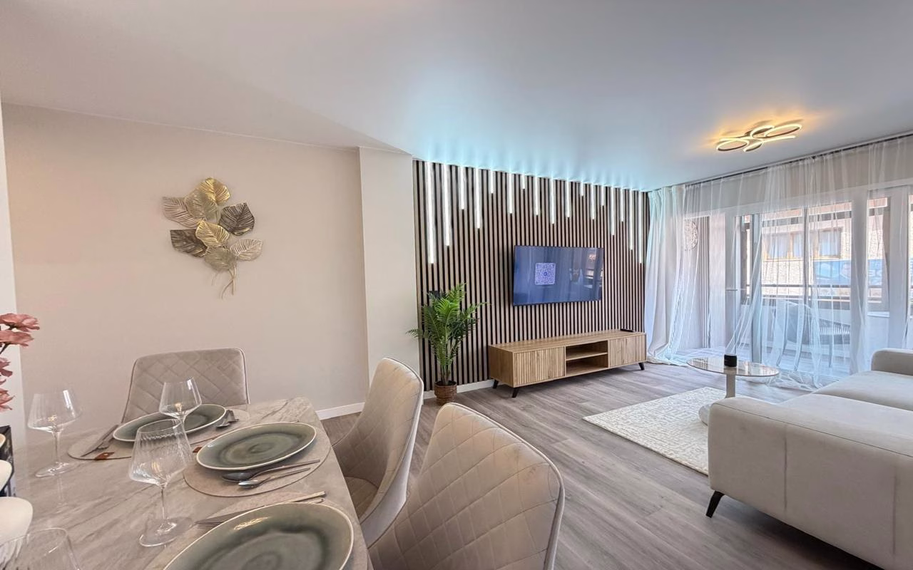 WV2590_2 Bedrooms Completely renovated Apartment on the 1st Floor with Lift and Terrace, 400m to the Beach_TORREVIEJA | White Villas in Spain WhiteVillasInSpain19 6