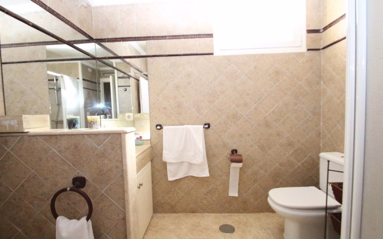 WIH2401_5 Bedrooms Detached Villa with Pool and 2 separate Guest Apartments, 200m to the Beach_CABO ROIG_ORIHUELA COSTA | White Villas in Spain WhiteVillasInSpain20 17