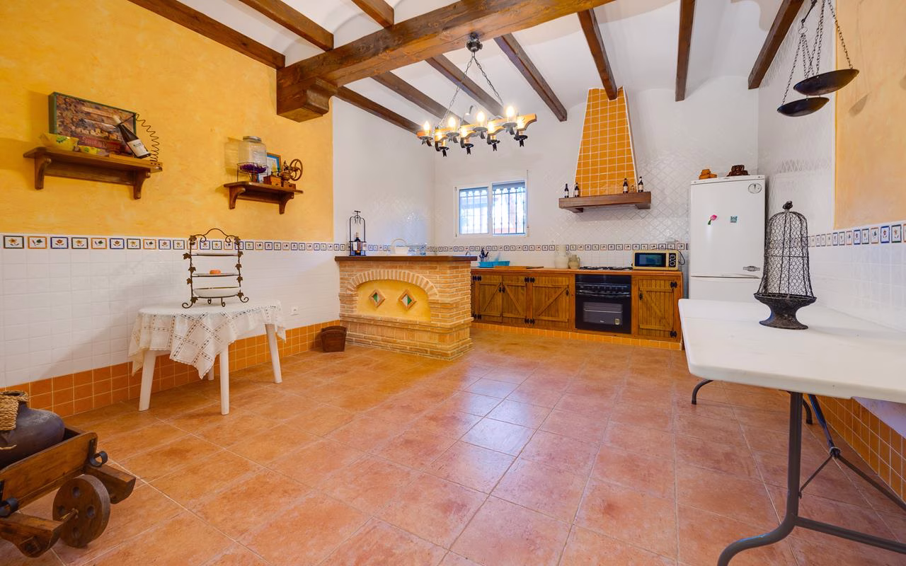 WS5415_5 Bedrooms Detached Villa with Pool, Garage, BBQ/Kitchen and Separate Guest Accommodation_SAN MIGUEL DE SALINAS | White Villas in Spain WhiteVillasInSpain25 5
