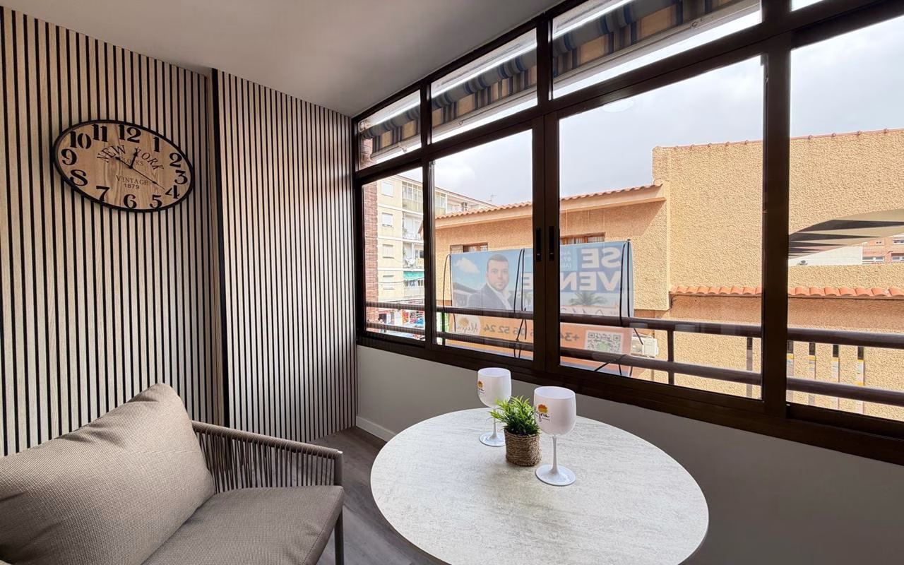 WV2590_2 Bedrooms Completely renovated Apartment on the 1st Floor with Lift and Terrace, 400m to the Beach_TORREVIEJA | White Villas in Spain WhiteVillasInSpain26 3