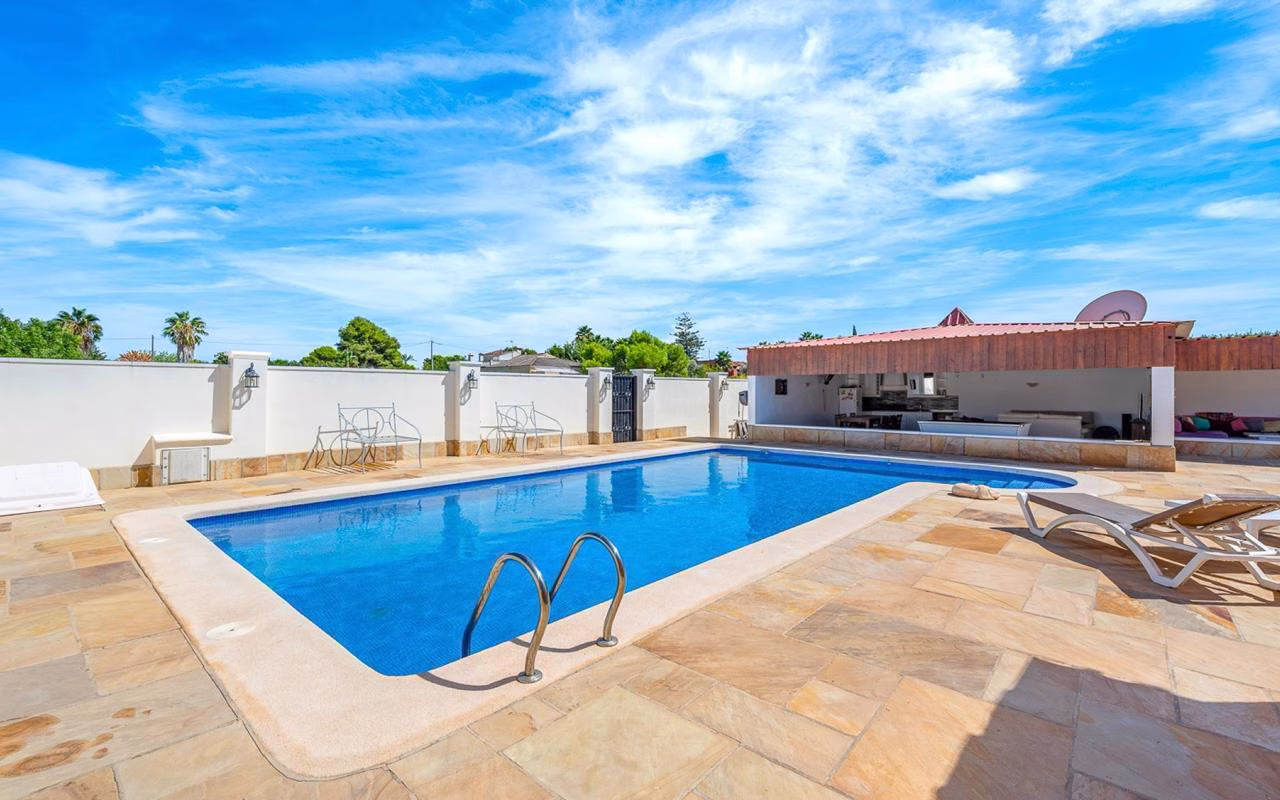 WP849_6 Bedrooms Equestrian Property with Pool, Outside BBQ/Kitchen, Guest House and 3 Box Stable Block_HEREDADES_ROJALES_ALMORADI | White Villas in Spain WhiteVillasInSpain35 6